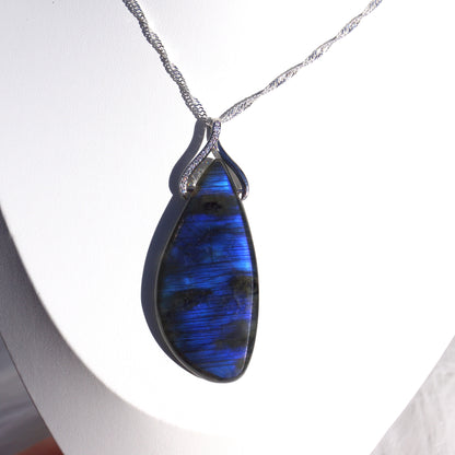 Hight Quality Labradorite Pendant – Transformation & Intuition #4