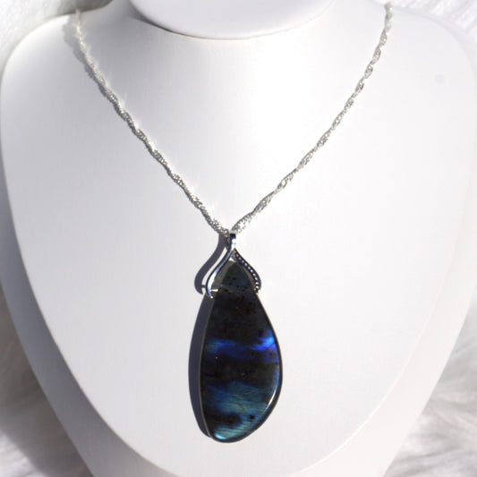 Hight Quality Labradorite Pendant – Transformation & Intuition #4