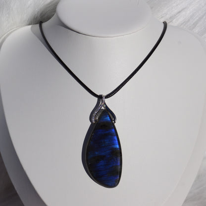 Hight Quality Labradorite Pendant – Transformation & Intuition #4