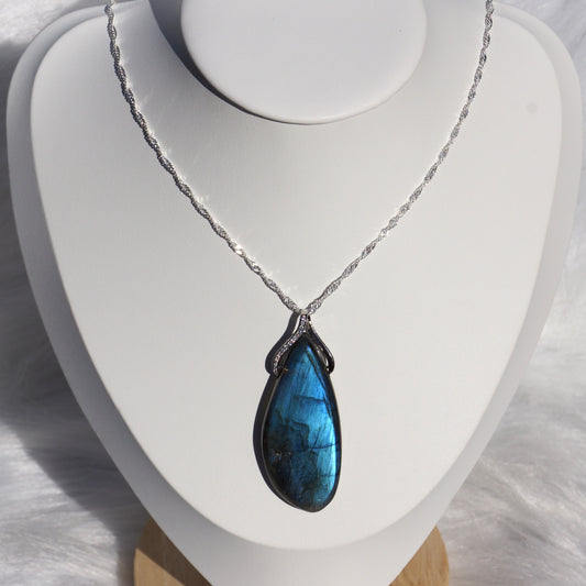 Hight Quality Labradorite Pendant – Transformation & Intuition #3