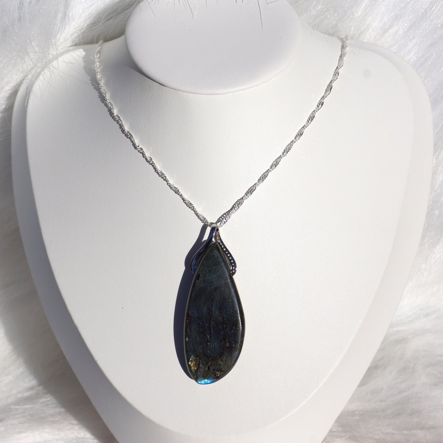 Hight Quality Labradorite Pendant – Transformation & Intuition #3