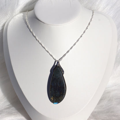 Hight Quality Labradorite Pendant – Transformation & Intuition #3