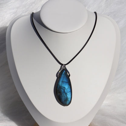 Hight Quality Labradorite Pendant – Transformation & Intuition #3