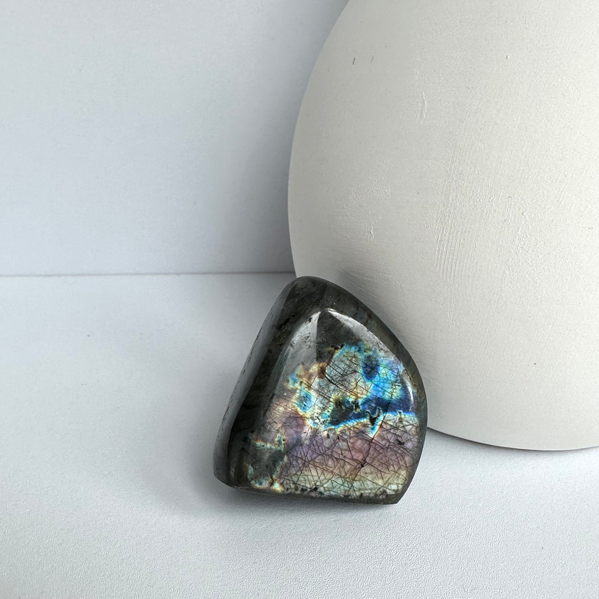 Labradorite Freeform – Protection & Transformation