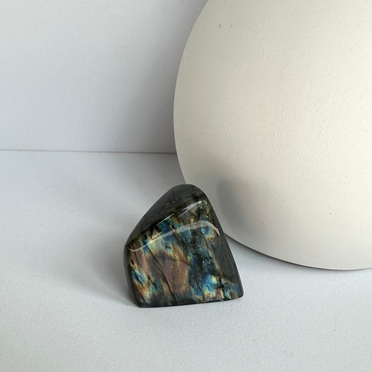 Labradorite Freeform – Protection & Transformation