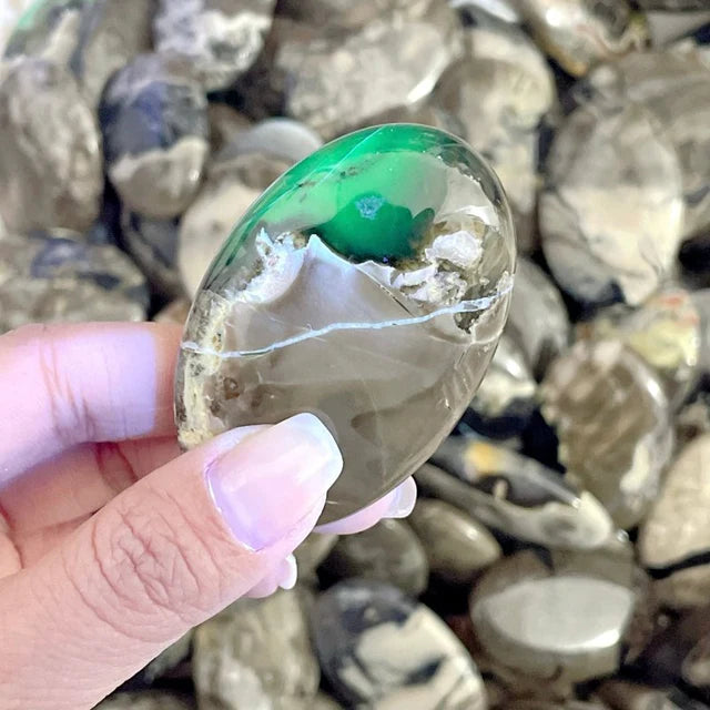 Volcano Agate Palm (UV-Reactive)
